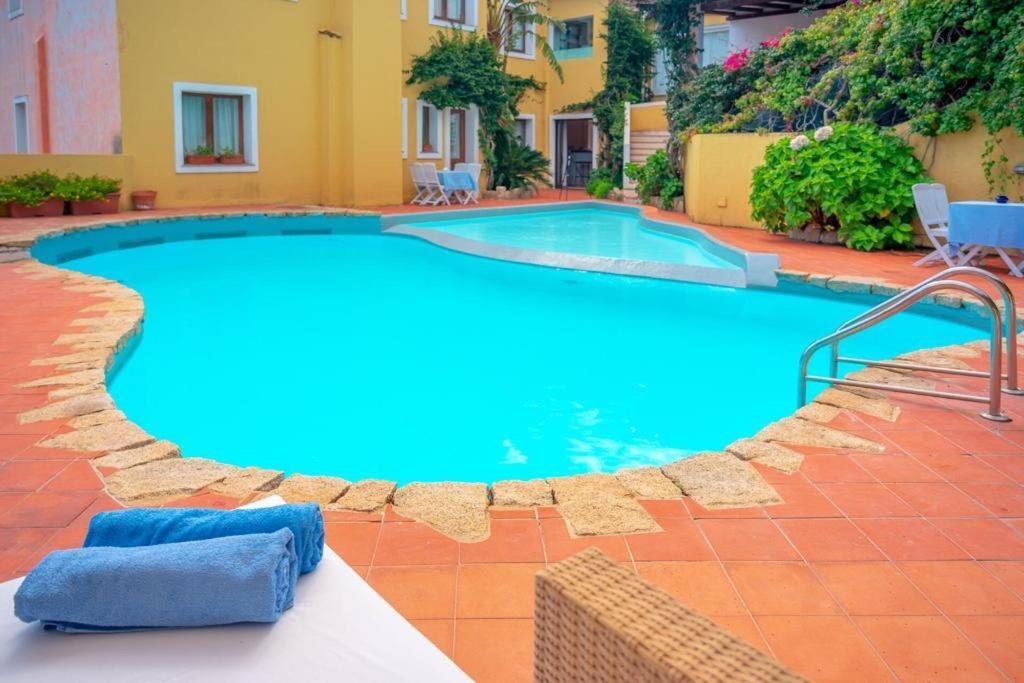 Locanda Sant'Andrea Hotel&Relais San Pantaleo Exterior foto